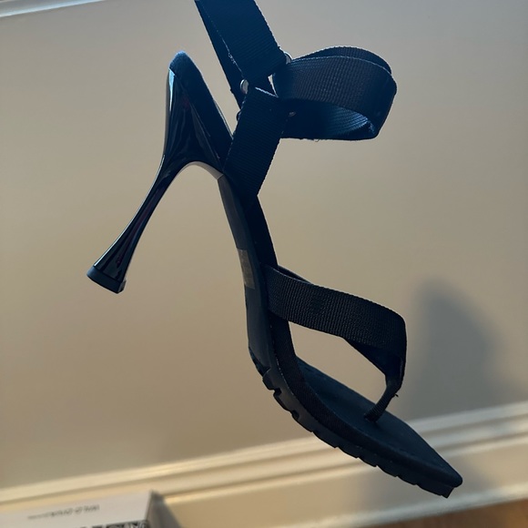 Wild Diva Heels - Picture 2 of 5